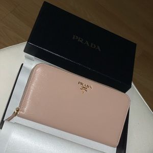 PRADA Cammeo Leather Zip Wallet 🌸